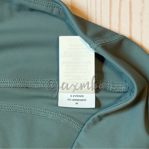 NWT Vuori Stride Legging Iron Size Medium - Picture 8 of 11